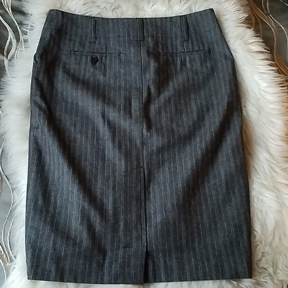 Beautiful classy and sassy skirt - Picture 3 of 4